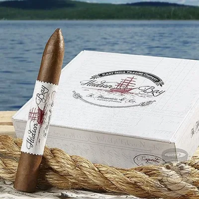Gurkha Hudson Bay Torpedo (6.0"x52) Pack of 5